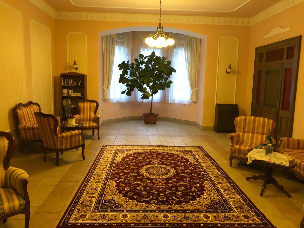 Festetich Kastelyszallo Es Zsuzsanna Hotel Szeleste ภายนอก รูปภาพ