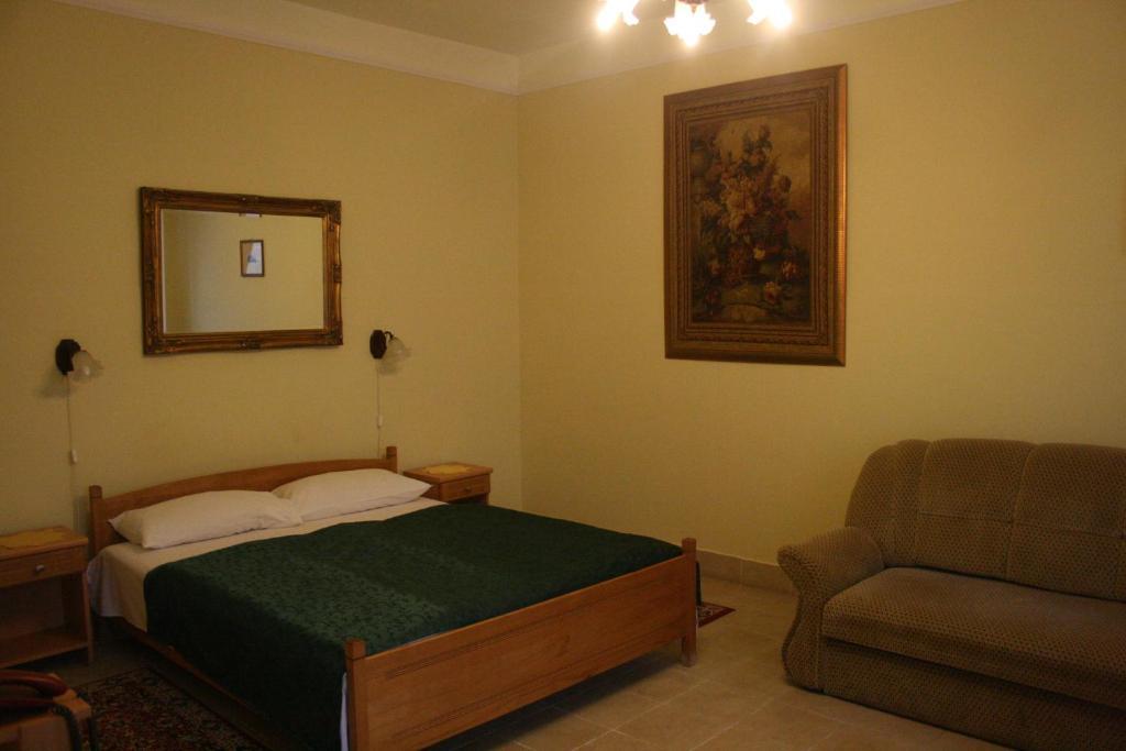 Festetich Kastelyszallo Es Zsuzsanna Hotel Szeleste ห้อง รูปภาพ
