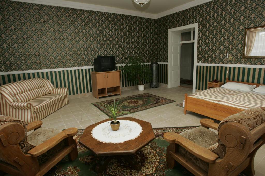 Festetich Kastelyszallo Es Zsuzsanna Hotel Szeleste ห้อง รูปภาพ